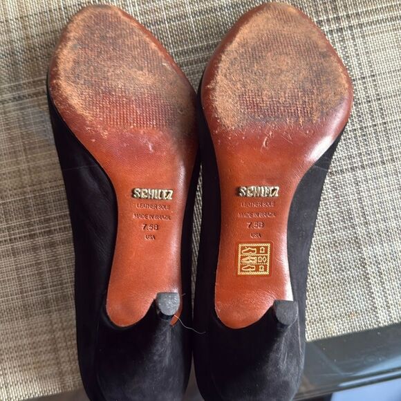 Schutz Black Suede Leather Pumps. Size 7.5M. - Picture 6 of 7